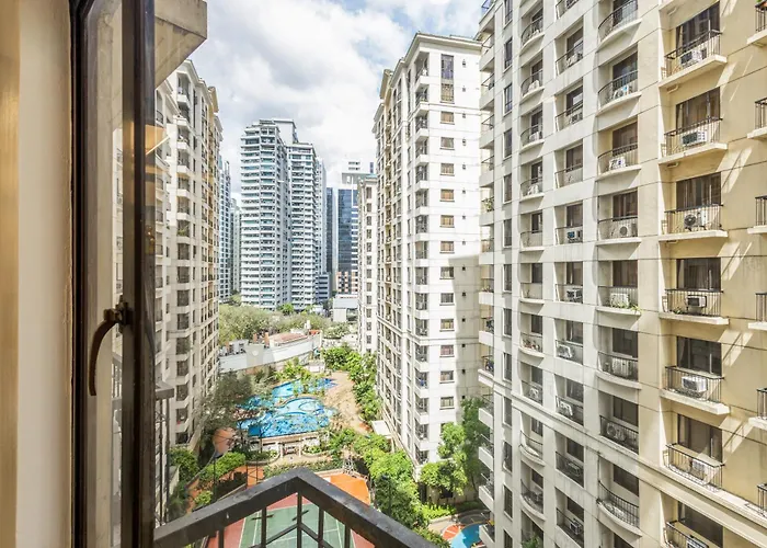 1br Forbeswood Heights In Bgc Near St Lukes * Manila