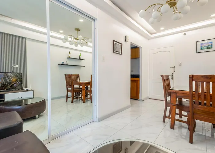 1br Forbeswood Heights In Bgc Near St Lukes *