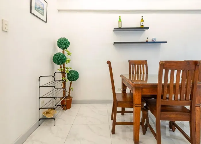1br Forbeswood Heights In Bgc Near St Lukes